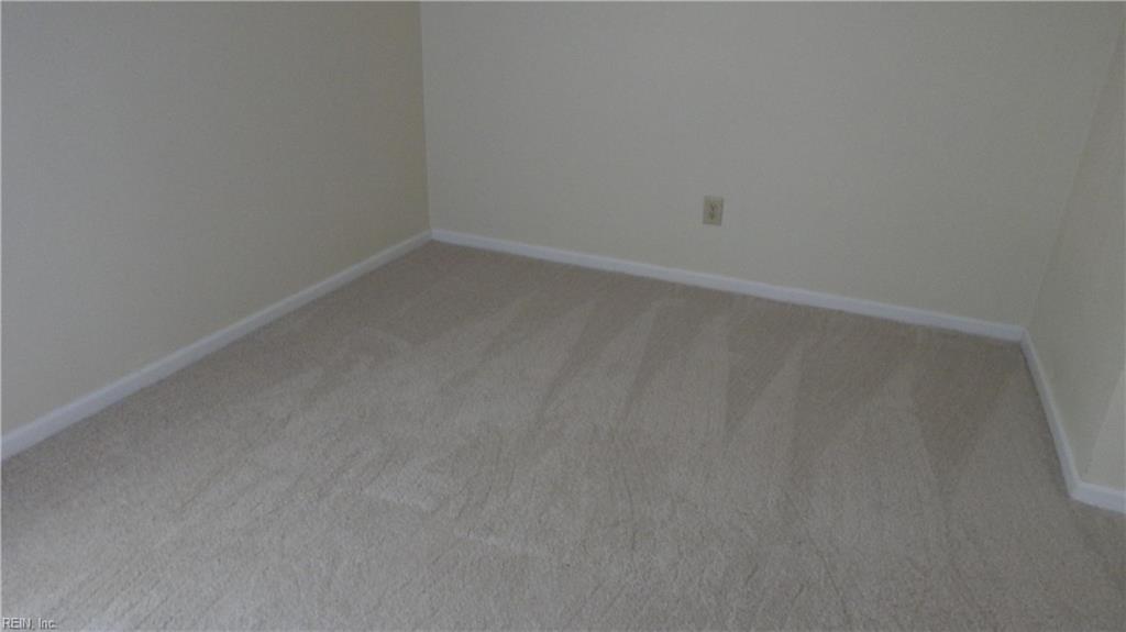 424 Gregory Ln Property Photo 16