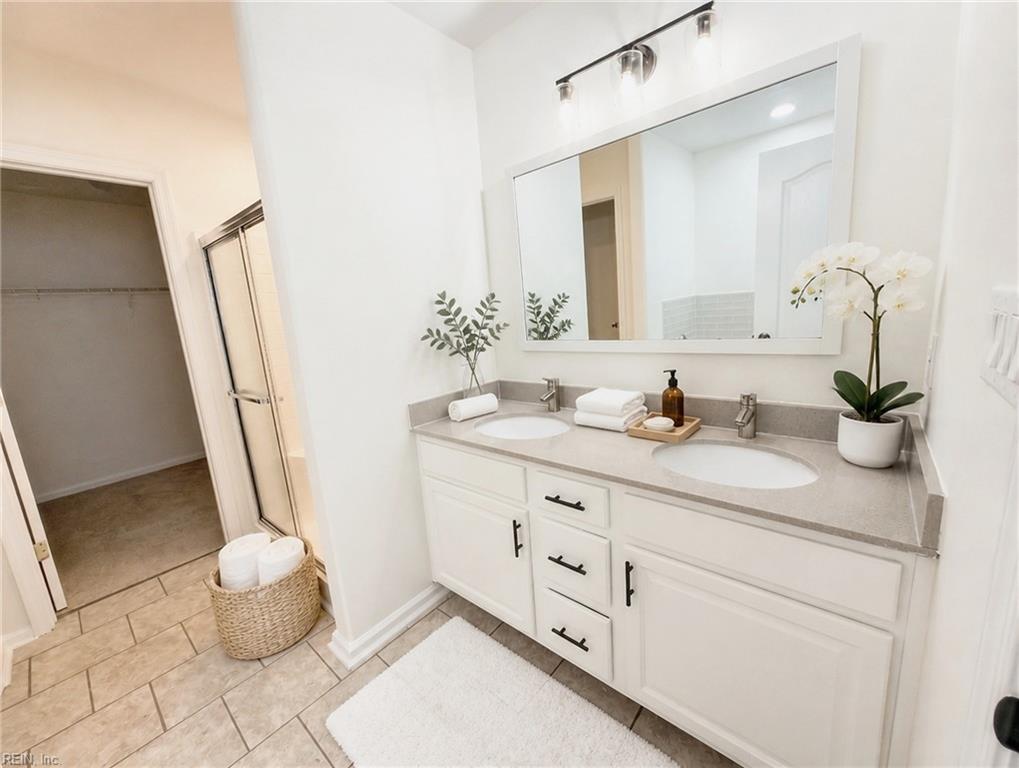 929 Canterwood Ct Property Photo 10