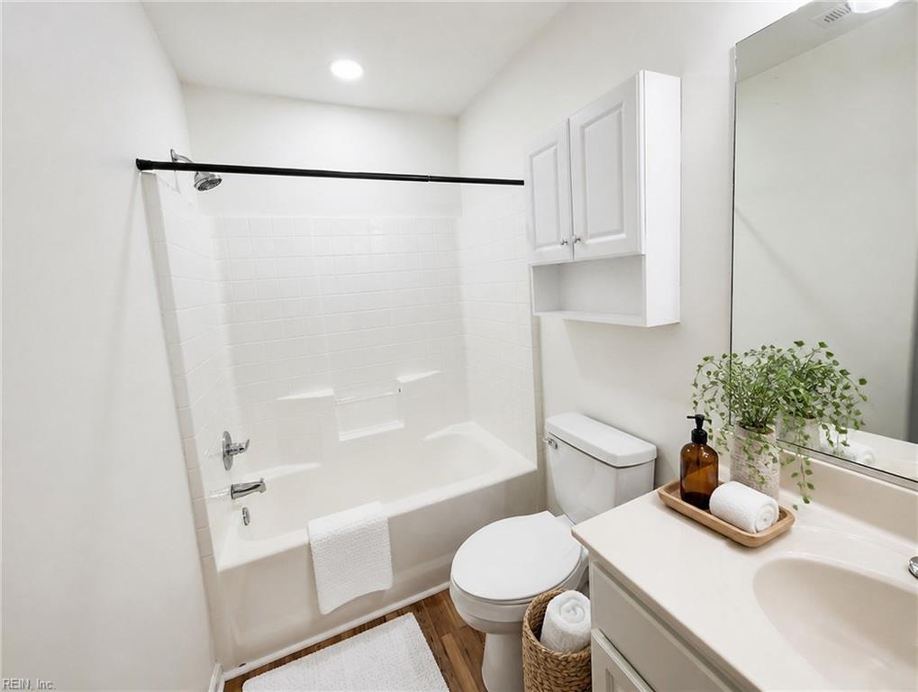 929 Canterwood Ct Property Photo 12