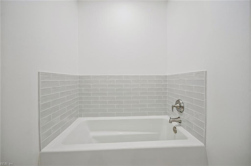 929 Canterwood Ct Property Photo 34