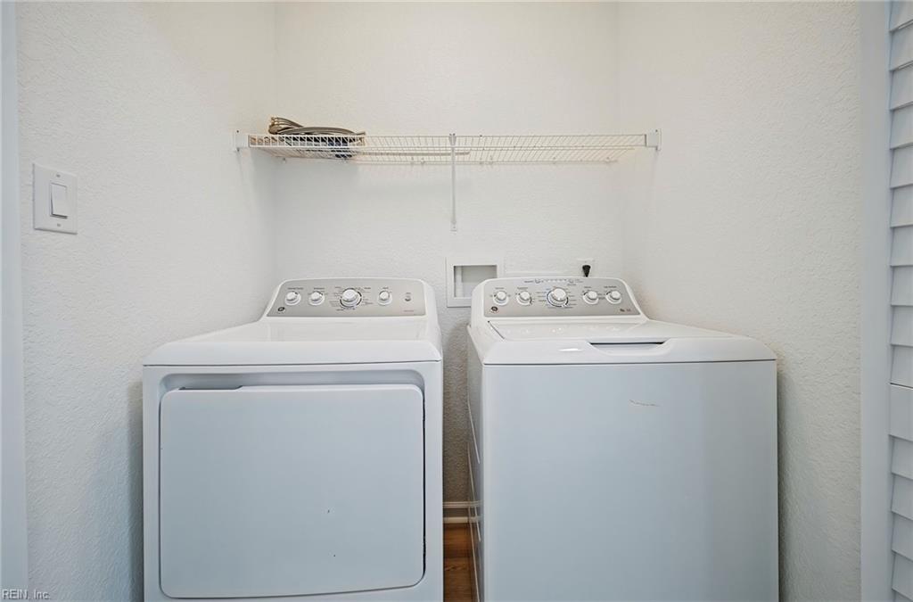 929 Canterwood Ct Property Photo 36