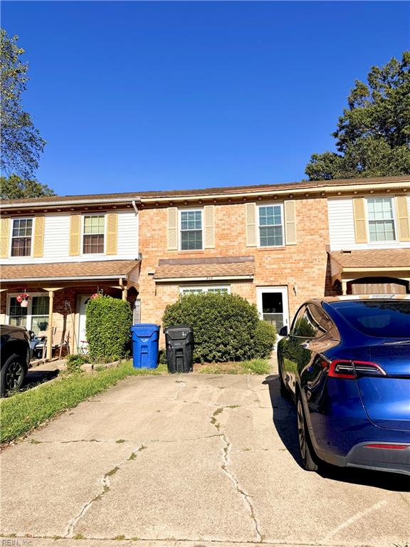 312 Seeman Ct Property Photo 1
