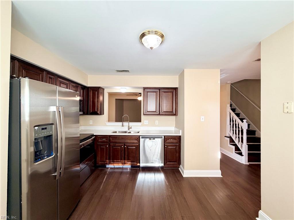 312 Seeman Ct Property Photo 7