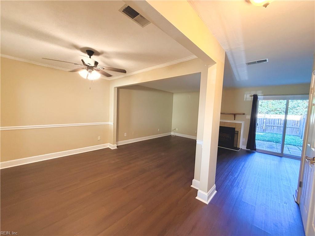 312 Seeman Ct Property Photo 8