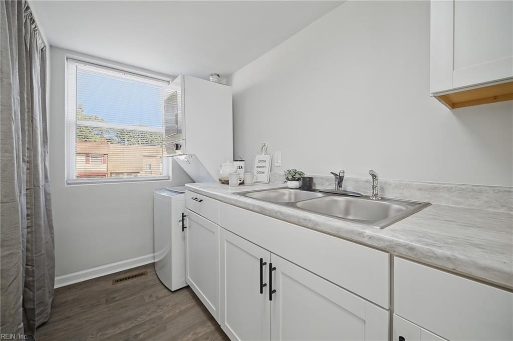 1221 Curie Ct Property Photo 9