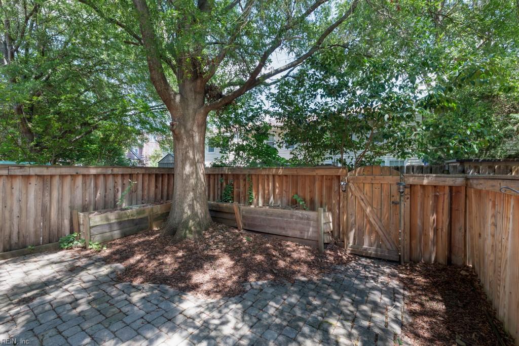 1606 Pasadena Ct Property Photo 42