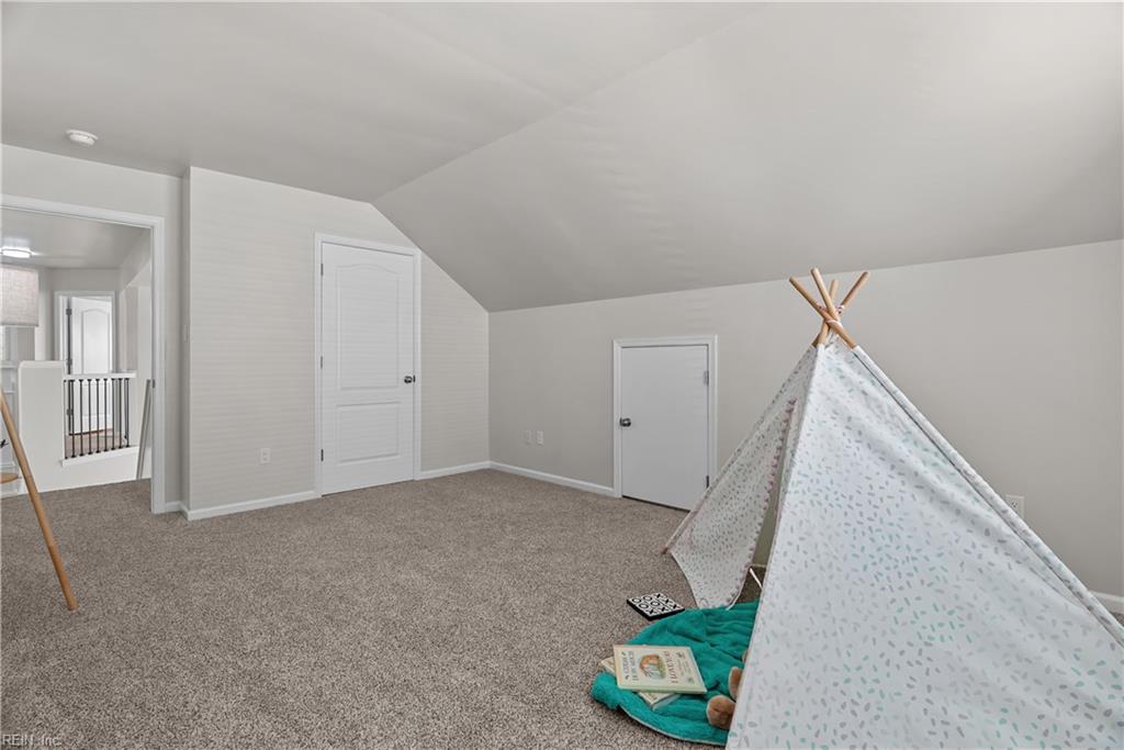 901 Summerfield Cres Property Photo 32