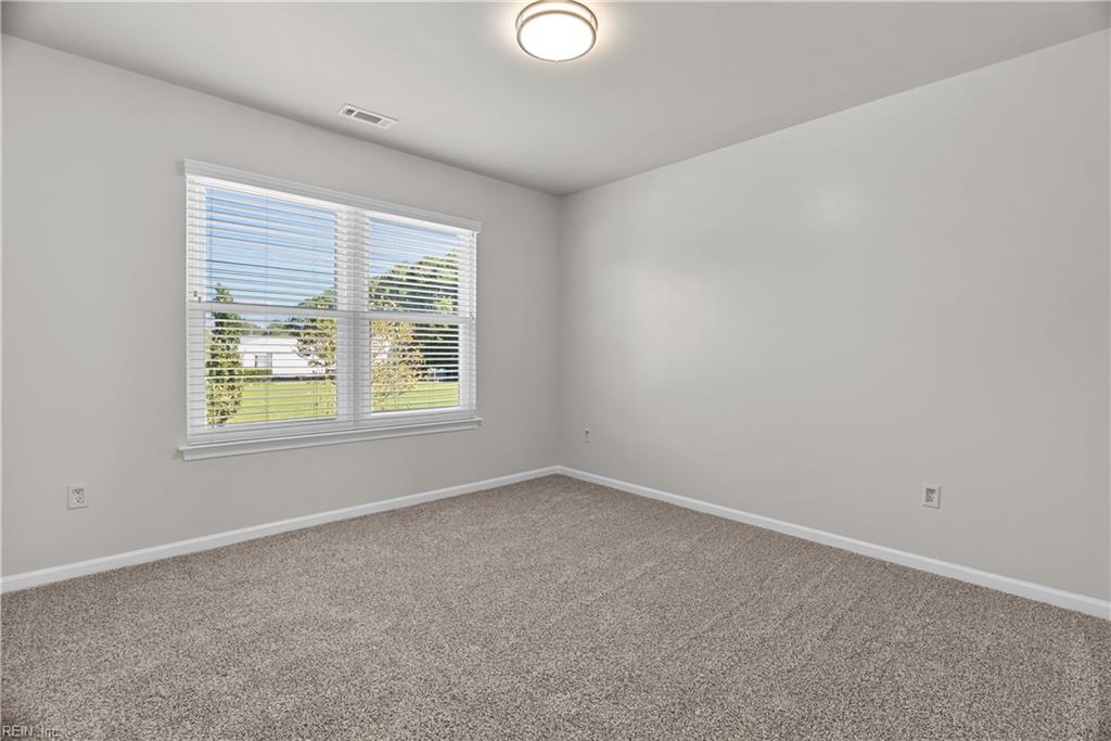 901 Summerfield Cres Property Photo 37