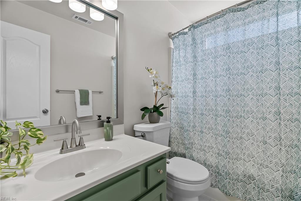 901 Summerfield Cres Property Photo 38