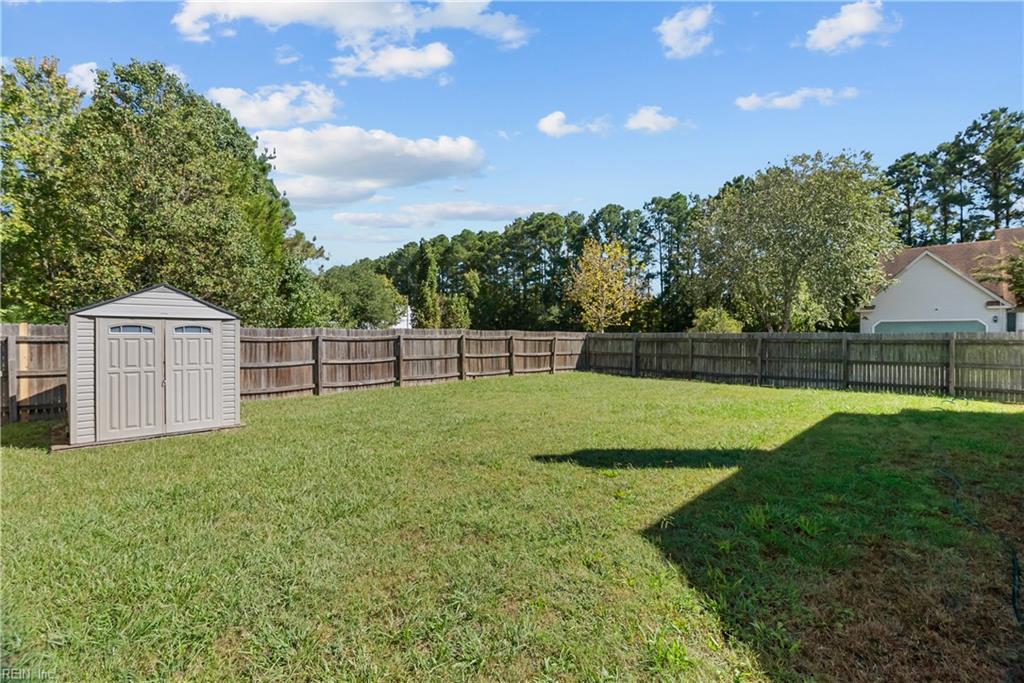 901 Summerfield Cres Property Photo 44