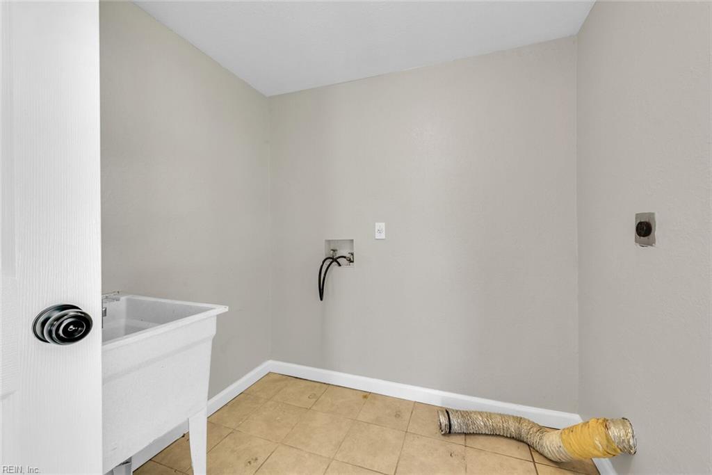1009 Elkin St Property Photo 9