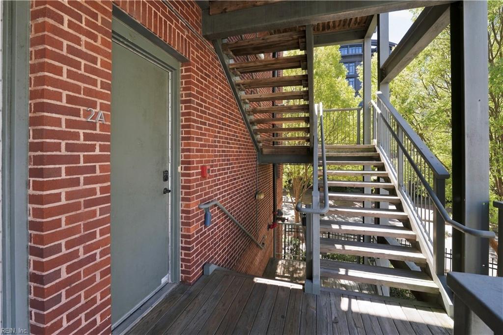 423 Saint Pauls Blvd Property Photo 6