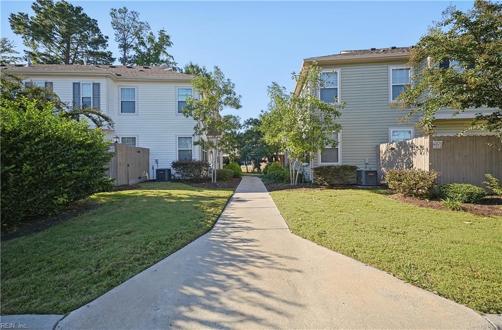 2456 Whitman St Property Photo 4