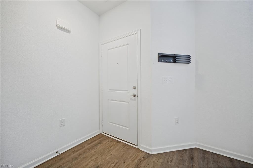 2456 Whitman St Property Photo 9