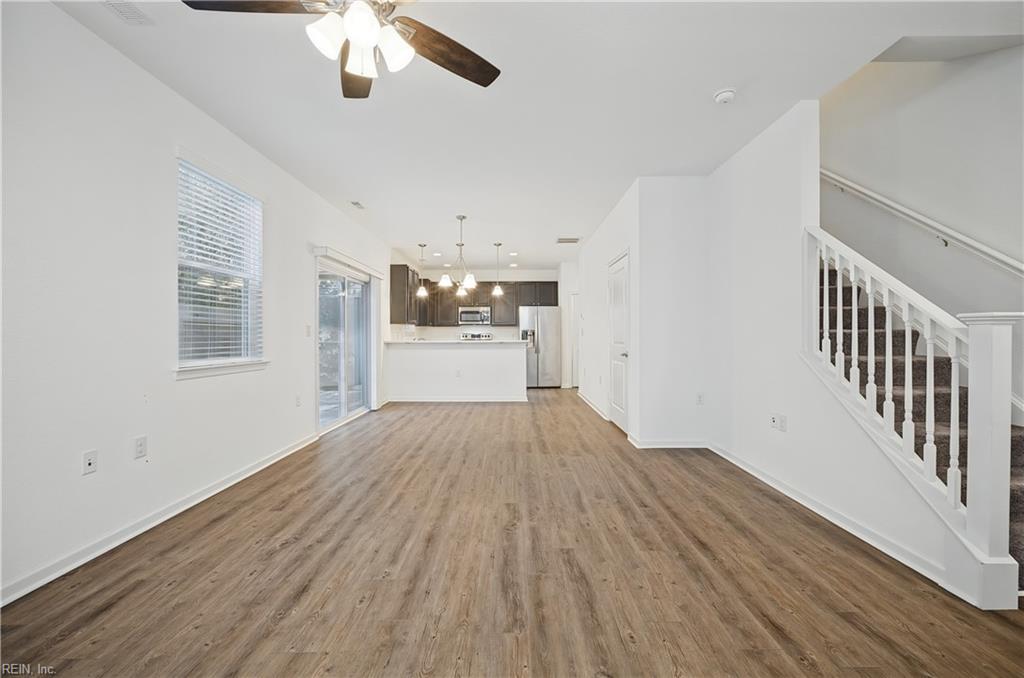 2456 Whitman St Property Photo 10