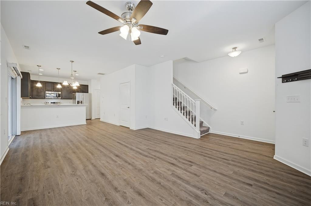 2456 Whitman St Property Photo 11