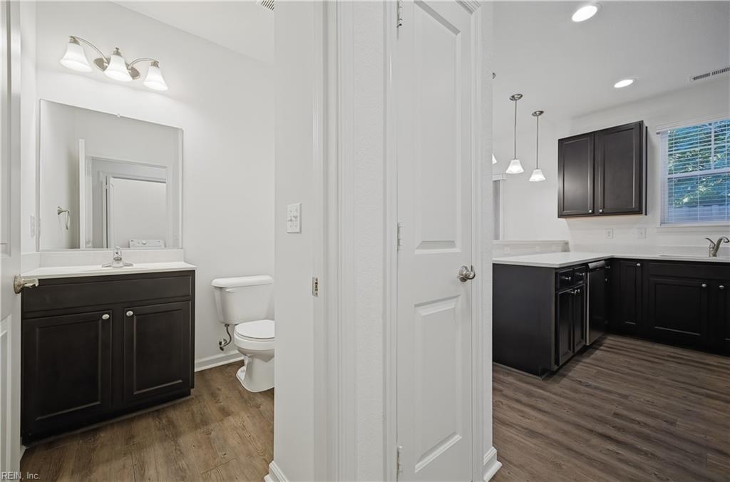 2456 Whitman St Property Photo 29