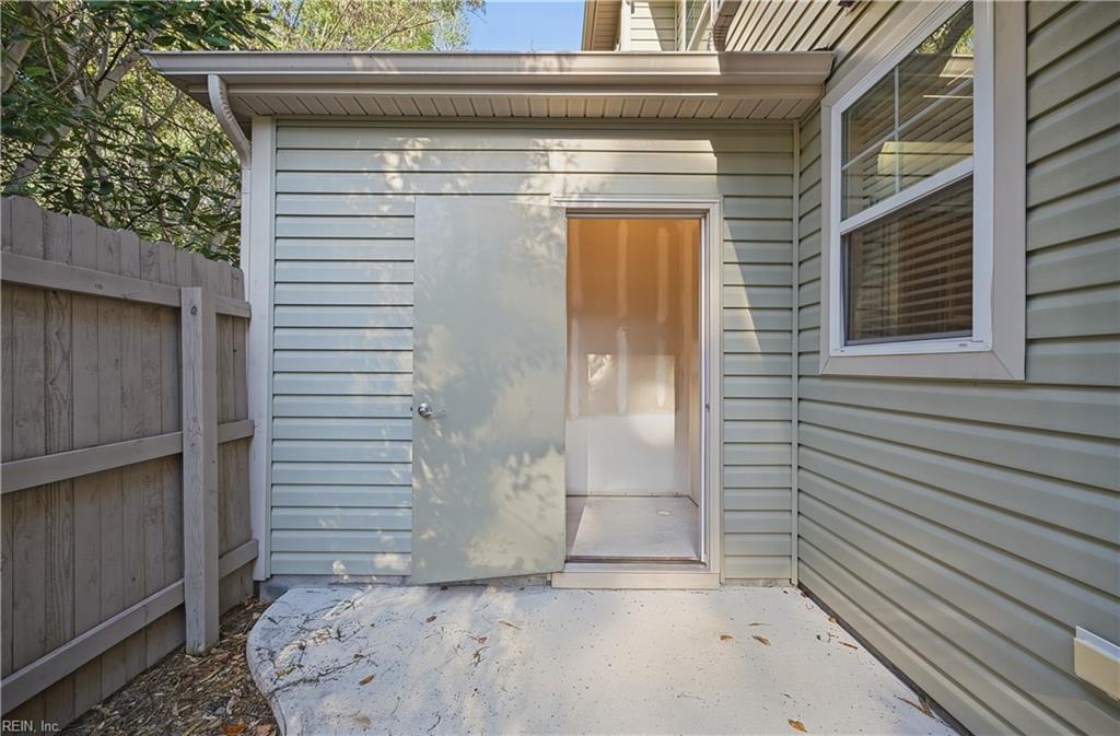 2456 Whitman St Property Photo 41