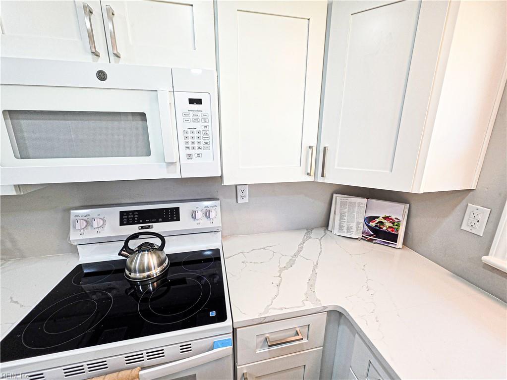 5341 Roslyn Dr Property Photo 4