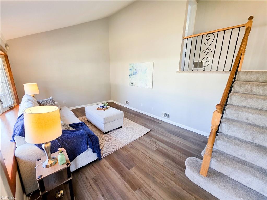 5341 Roslyn Dr Property Photo 7