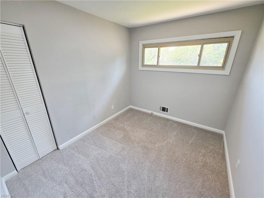 5341 Roslyn Dr Property Photo 18