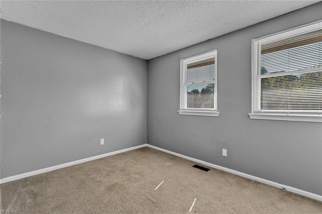 1429 Bridle Creek Blvd Property Photo 41