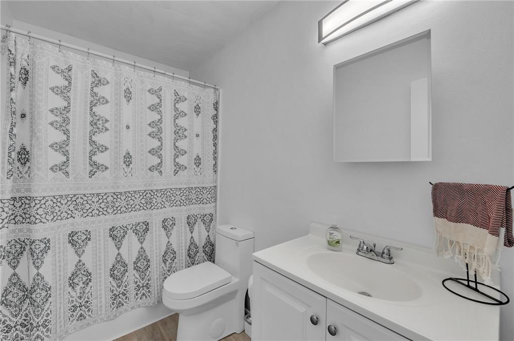 978 Level Green Blvd Property Photo 11