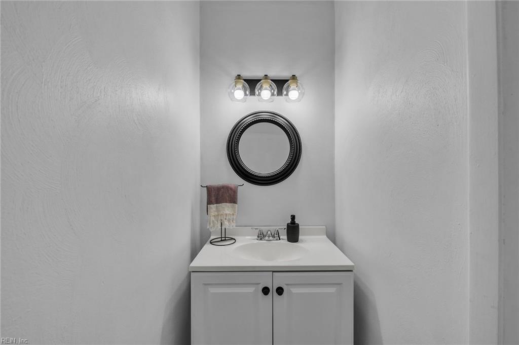 978 Level Green Blvd Property Photo 12