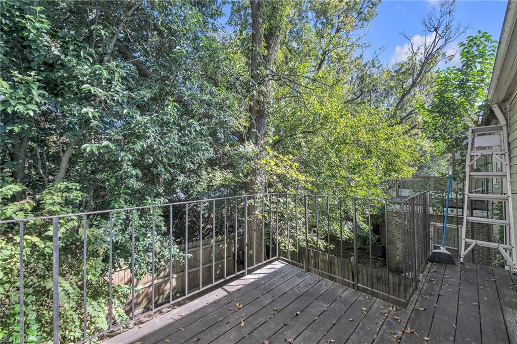 978 Level Green Blvd Property Photo 18