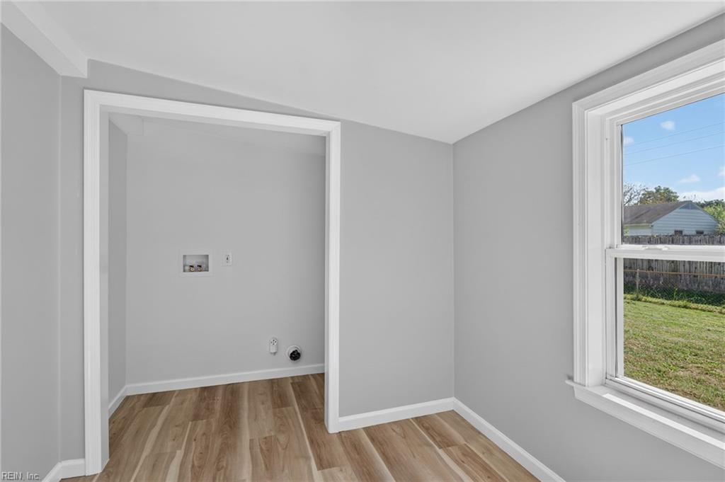 1820 Moger Dr Property Photo 28