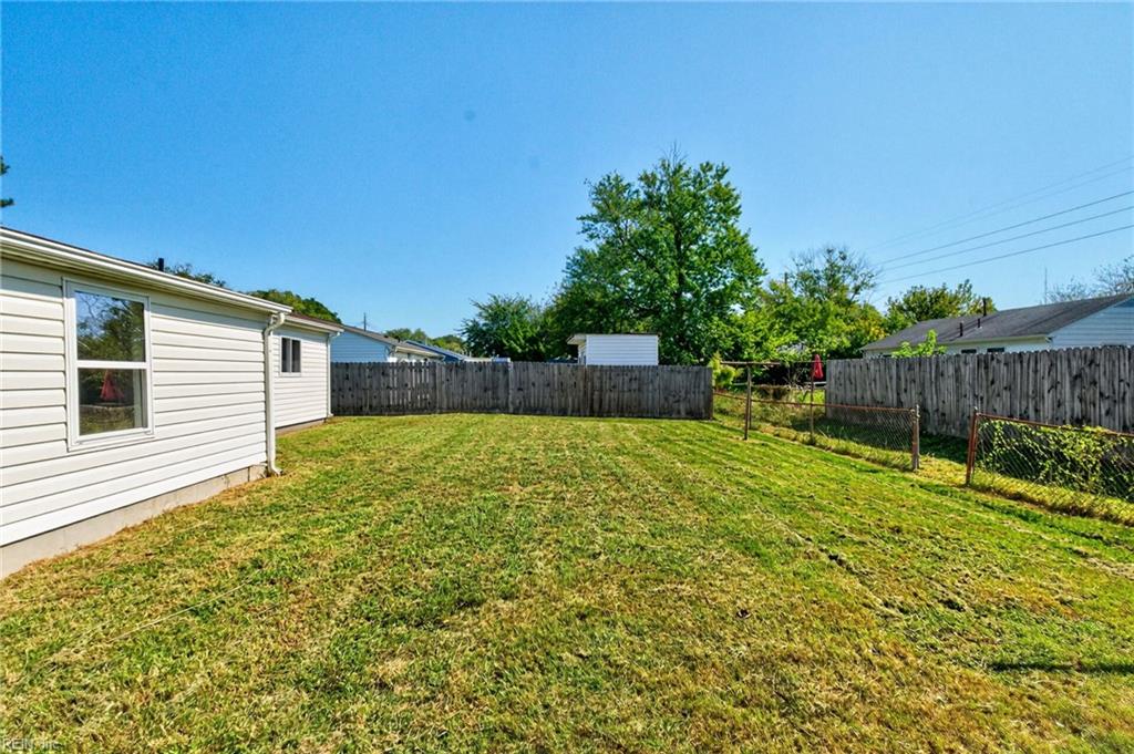 1820 Moger Dr Property Photo 29