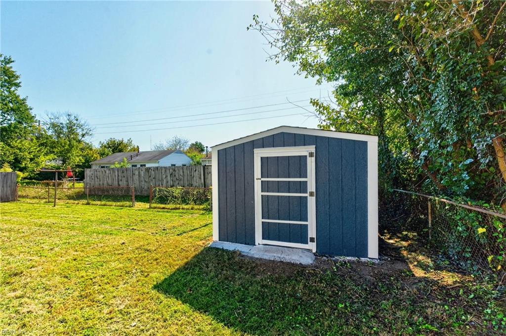 1820 Moger Dr Property Photo 33