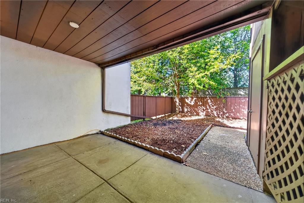 575 Ayrshire Way Property Photo 4