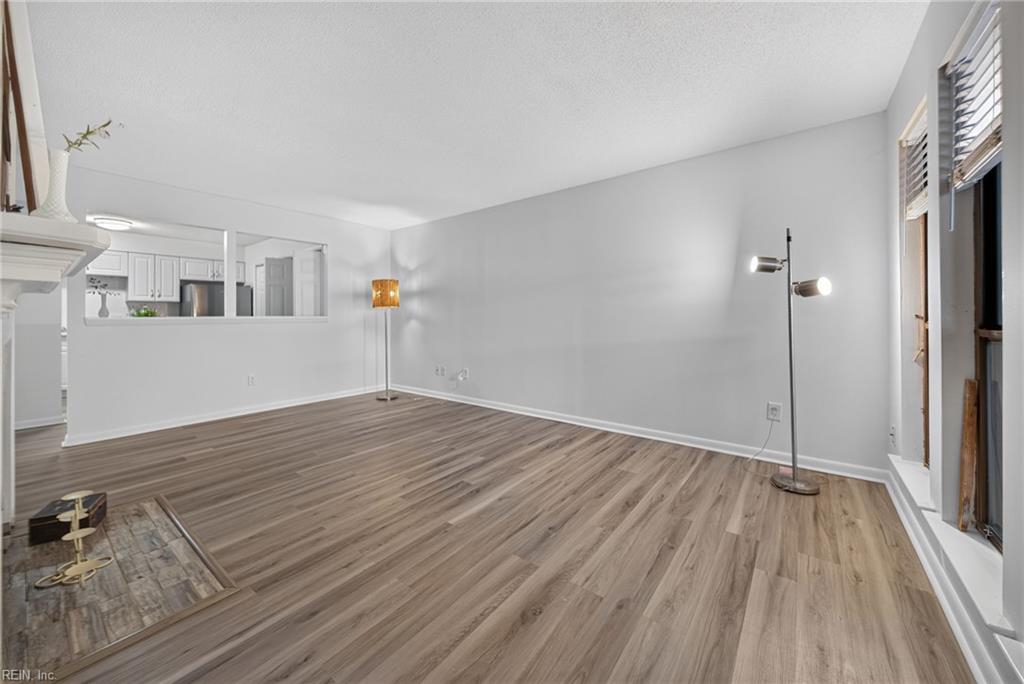 575 Ayrshire Way Property Photo 6