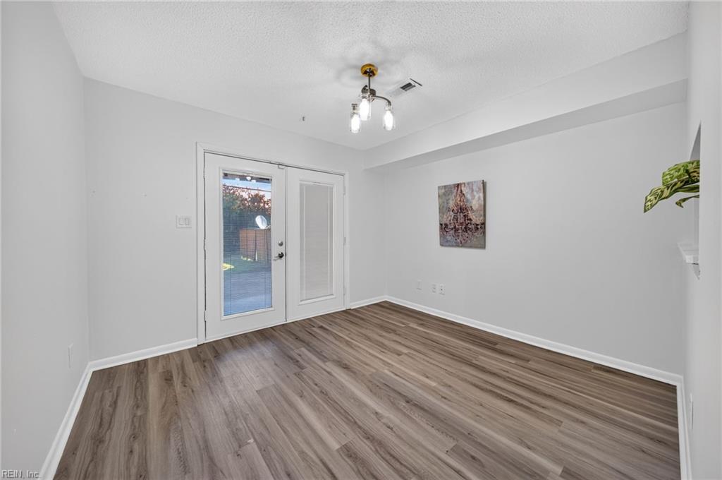 575 Ayrshire Way Property Photo 10