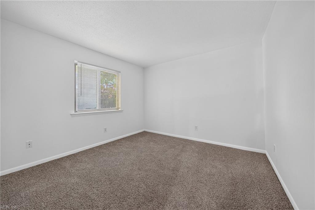 575 Ayrshire Way Property Photo 14