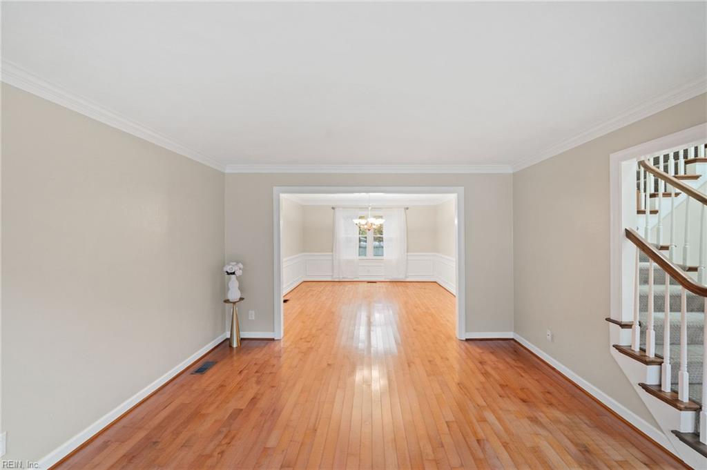 1933 Grey Friars Chse Property Photo 9