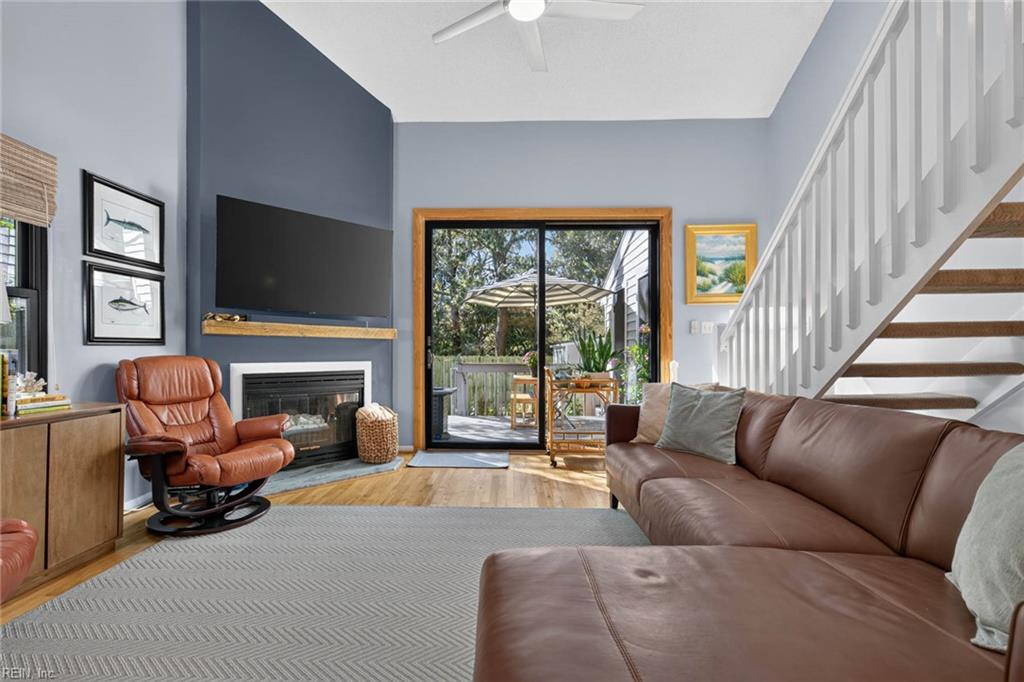 2169 Woodlawn Ave Property Photo 10