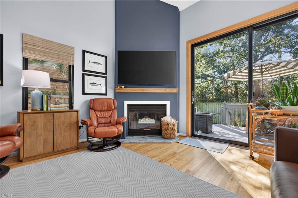 2169 Woodlawn Ave Property Photo 11