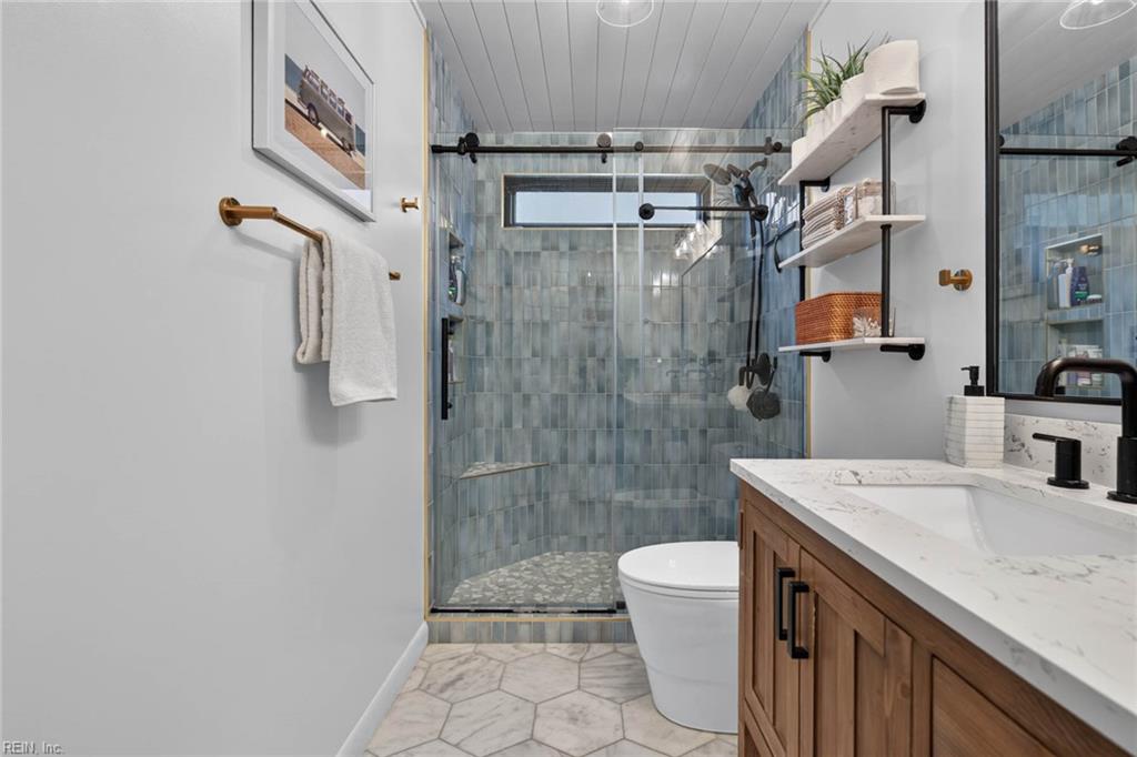 2169 Woodlawn Ave Property Photo 22