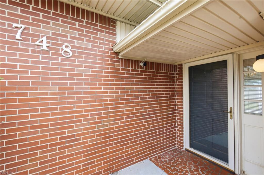 748 Avalon Ave Property Photo 4