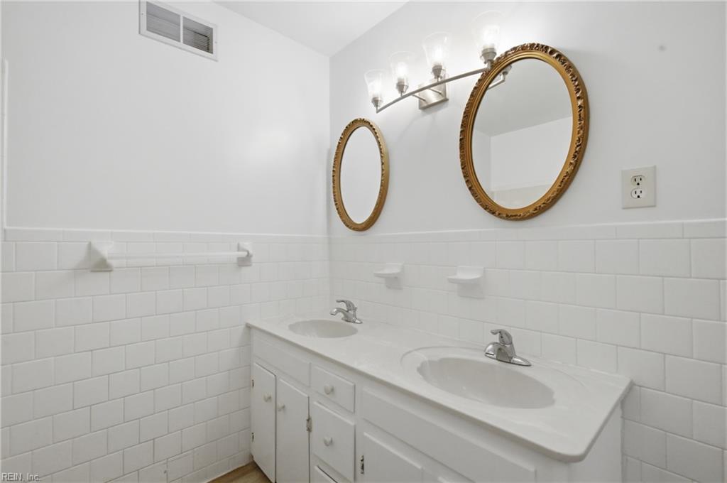 748 Avalon Ave Property Photo 16