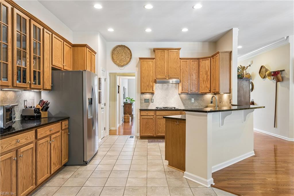 4064 Penzance Pl Property Photo 18