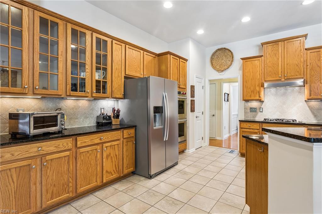 4064 Penzance Pl Property Photo 19