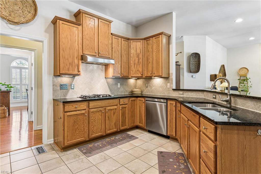 4064 Penzance Pl Property Photo 20