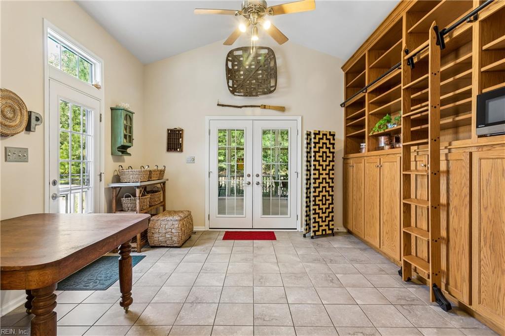 4064 Penzance Pl Property Photo 24