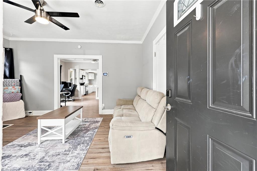 3622 Radford St Property Photo 4
