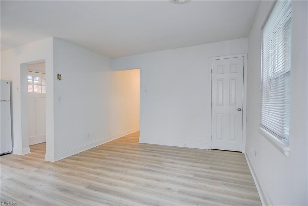 215 Forrest Ave Property Photo 6