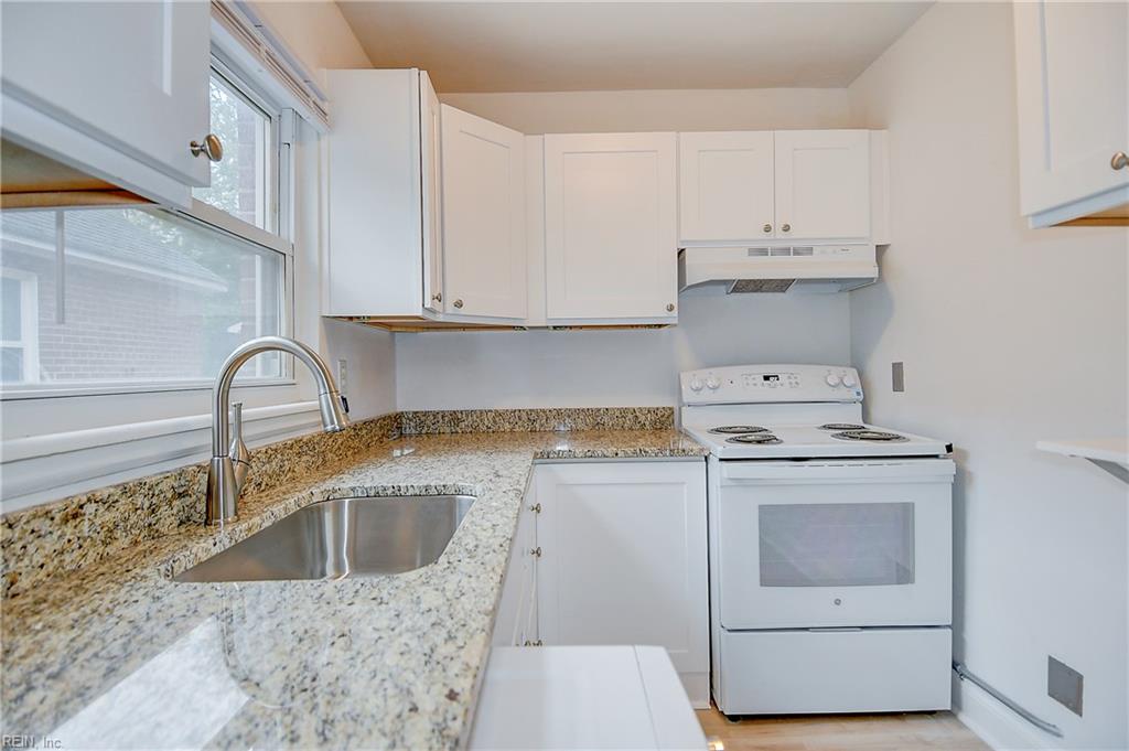 215 Forrest Ave Property Photo 12