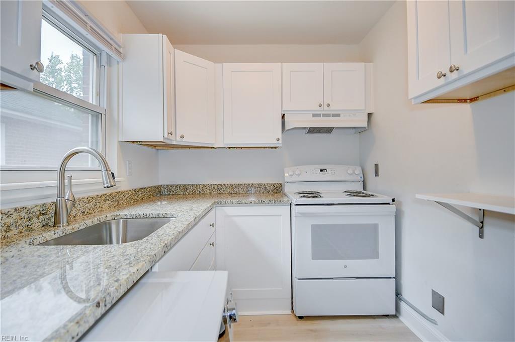 215 Forrest Ave Property Photo 13